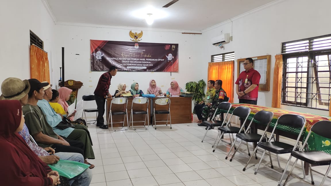 PENYERAHAN SERTIFIKAT PTSL DI KELURAHAN BANGKAL